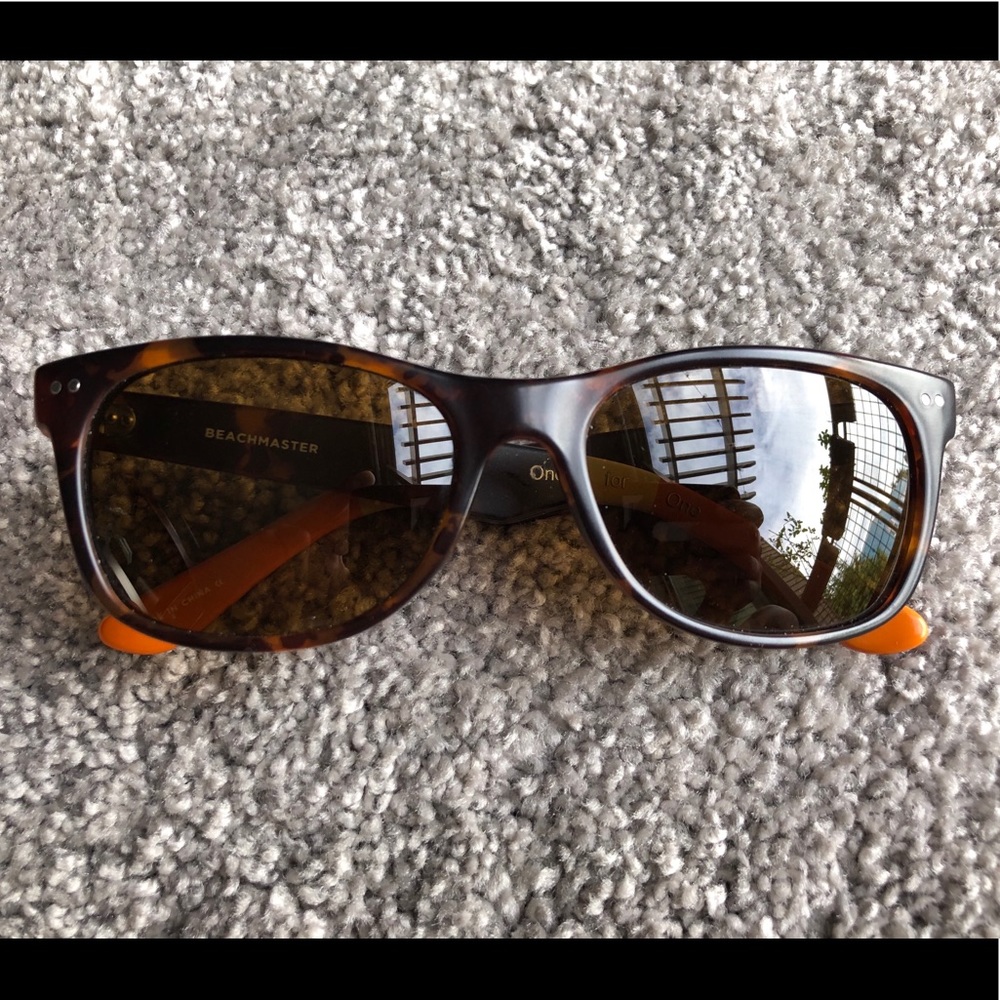 TOMS Beachmaster Sunglasses with Carrying Case